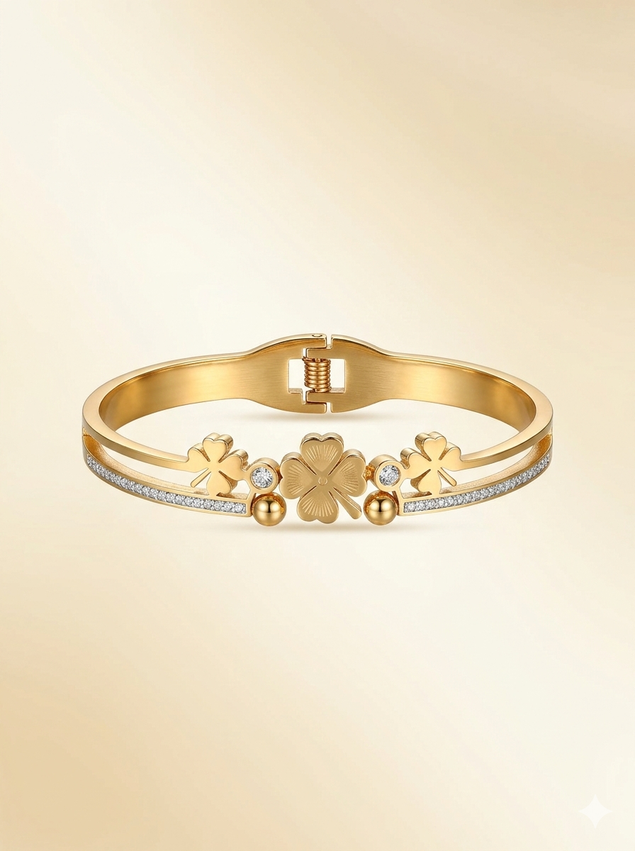 Clover Charm Luxe Bracelet